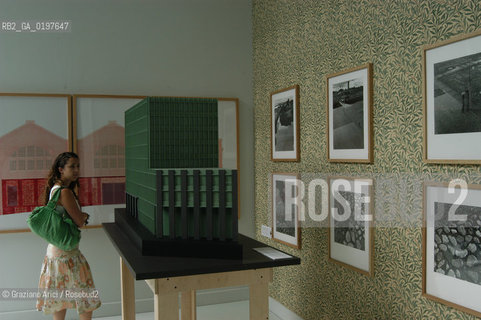 VENEZIA 09/09/04   - 9¡ MOSTRA INTERNAZIONALE DI ARCHITETTURA - BIENNALE ARCHITETTURA :  PADIGLIONE GRAN BRETAGNA : LARCHITETTO PETER ST JOHN ©Graziano Arici/Rosebud2