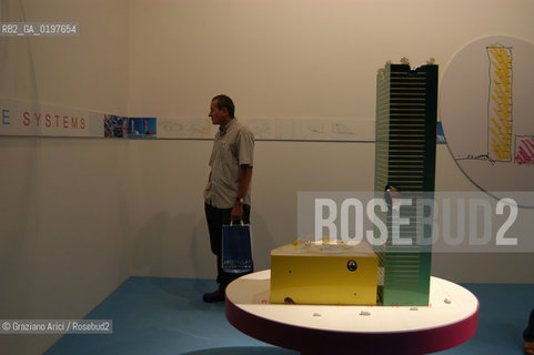 VENEZIA 09/09/04   - 9¡ MOSTRA INTERNAZIONALE DI ARCHITETTURA - BIENNALE ARCHITETTURA :  PADIGLIONE GRAN BRETAGNA : JAN KAPLICKY - FUTUR SYSTEM ©Graziano Arici/Rosebud2