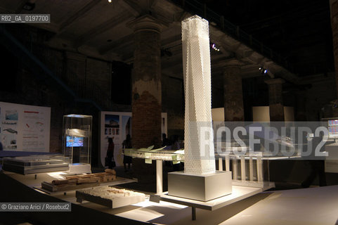 VENEZIA 09/09/04   - 9¡ MOSTRA INTERNAZIONALE DI ARCHITETTURA - BIENNALE ARCHITETTURA : SKIDMORE OWINGS & MERRILL - JINGLING TOWER ©Graziano Arici/Rosebud2