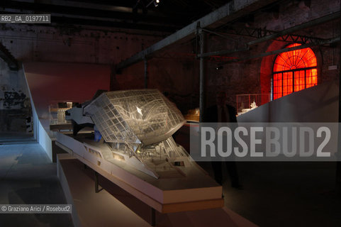 VENEZIA 09/09/04   - 9¡ MOSTRA INTERNAZIONALE DI ARCHITETTURA - BIENNALE ARCHITETTURA : ©Graziano Arici/Rosebud2  ARSENALE