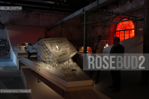 VENEZIA 09/09/04   - 9¡ MOSTRA INTERNAZIONALE DI ARCHITETTURA - BIENNALE ARCHITETTURA : ©Graziano Arici/Rosebud2  ARSENALE