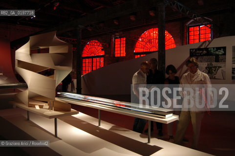 VENEZIA 09/09/04   - 9¡ MOSTRA INTERNAZIONALE DI ARCHITETTURA - BIENNALE ARCHITETTURA : ©Graziano Arici/Rosebud2  ARSENALE