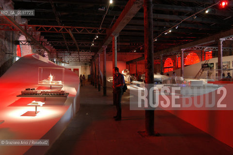 VENEZIA 09/09/04   - 9¡ MOSTRA INTERNAZIONALE DI ARCHITETTURA - BIENNALE ARCHITETTURA : ©Graziano Arici/Rosebud2  ARSENALE