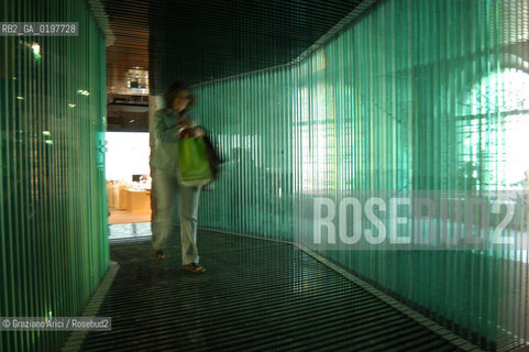 VENEZIA 09/09/04   - 9¡ MOSTRA INTERNAZIONALE DI ARCHITETTURA - BIENNALE ARCHITETTURA : ©Graziano Arici/Rosebud2  ARSENALE