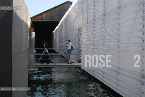 VENEZIA 09/09/04   - 9¡ MOSTRA INTERNAZIONALE DI ARCHITETTURA - BIENNALE ARCHITETTURA : IL PADIGLIONE DI CITTA DACQUA ©Graziano Arici/Rosebud2  ARSENALE