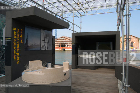 VENEZIA 09/09/04   - 9¡ MOSTRA INTERNAZIONALE DI ARCHITETTURA - BIENNALE ARCHITETTURA : IL PADIGLIONE DI CITTA DACQUA ©Graziano Arici/Rosebud2  ARSENALE