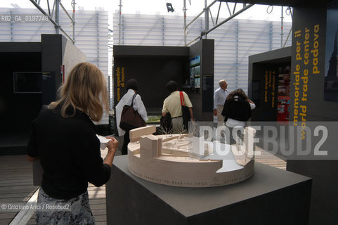 VENEZIA 09/09/04   - 9¡ MOSTRA INTERNAZIONALE DI ARCHITETTURA - BIENNALE ARCHITETTURA : IL PADIGLIONE DI CITTA DACQUA ©Graziano Arici/Rosebud2  ARSENALE