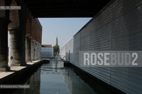 VENEZIA 09/09/04   - 9¡ MOSTRA INTERNAZIONALE DI ARCHITETTURA - BIENNALE ARCHITETTURA : IL PADIGLIONE DI CITTA DACQUA ©Graziano Arici/Rosebud2  ARSENALE