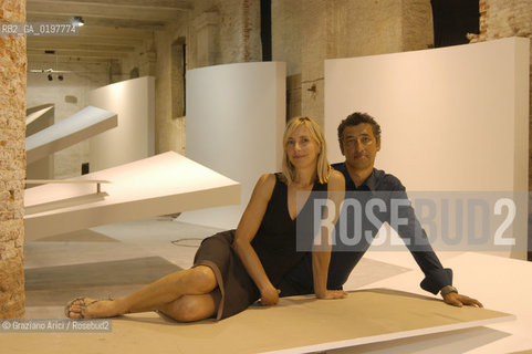 VENEZIA 30/08/04  - BIENNALE ARCHITETTURA :GLI ARCHITETTI HANY RASHID E LA MOGLIE LISE ANNE COUTURE ( ASYMPTOTE) ©Graziano Arici/Rosebud2 ARCHITETTO