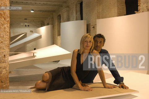 VENEZIA 30/08/04  - BIENNALE ARCHITETTURA :GLI ARCHITETTI HANY RASHID E LA MOGLIE LISE ANNE COUTURE ( ASYMPTOTE) ©Graziano Arici/Rosebud2 ARCHITETTO