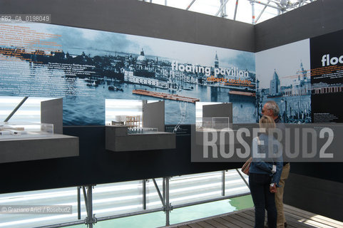 VENEZIA 9¡ BIENNALE ARCHITETTURA PADIGLIONE DI CITTA DACQUA © 2004 Graziano Arici/Rosebud2