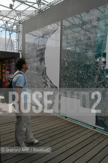 VENEZIA 9¡ BIENNALE ARCHITETTURA PADIGLIONE DI CITTA DACQUA © 2004 Graziano Arici/Rosebud2
