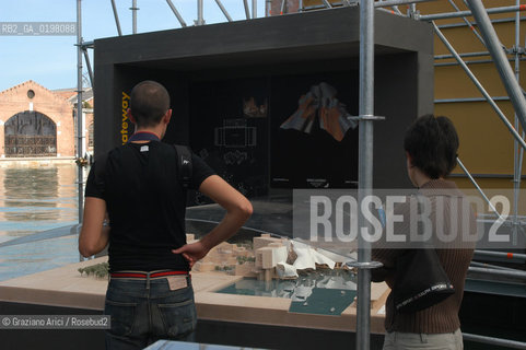 VENEZIA 9¡ BIENNALE ARCHITETTURA PADIGLIONE DI CITTA DACQUA © 2004 Graziano Arici/Rosebud2