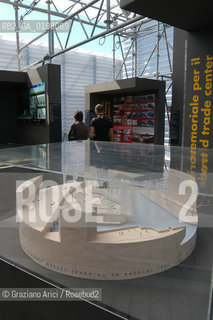 VENEZIA 9¡ BIENNALE ARCHITETTURA PADIGLIONE DI CITTA DACQUA © 2004 Graziano Arici/Rosebud2