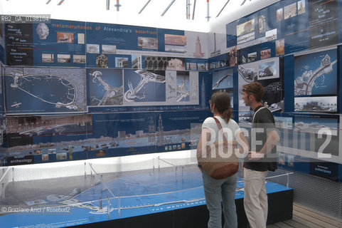 VENEZIA 9¡ BIENNALE ARCHITETTURA PADIGLIONE DI CITTA DACQUA © 2004 Graziano Arici/Rosebud2