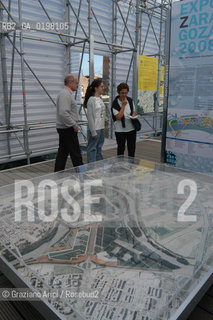 VENEZIA 9¡ BIENNALE ARCHITETTURA PADIGLIONE DI CITTA DACQUA © 2004 Graziano Arici/Rosebud2