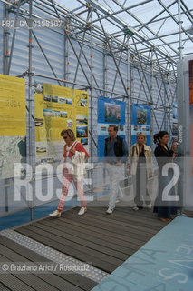 VENEZIA 9¡ BIENNALE ARCHITETTURA PADIGLIONE DI CITTA DACQUA © 2004 Graziano Arici/Rosebud2