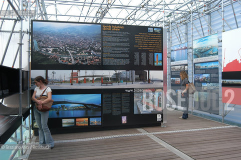 VENEZIA 9¡ BIENNALE ARCHITETTURA PADIGLIONE DI CITTA DACQUA © 2004 Graziano Arici/Rosebud2