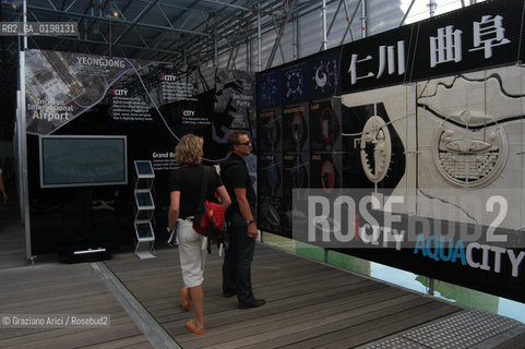 VENEZIA 9¡ BIENNALE ARCHITETTURA PADIGLIONE DI CITTA DACQUA © 2004 Graziano Arici/Rosebud2