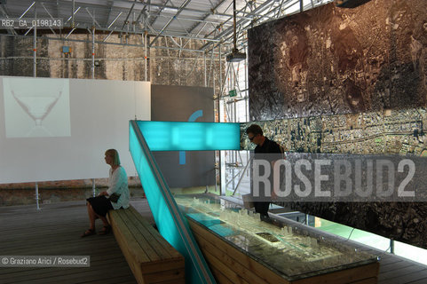 VENEZIA 9¡ BIENNALE ARCHITETTURA PADIGLIONE DI CITTA DACQUA © 2004 Graziano Arici/Rosebud2