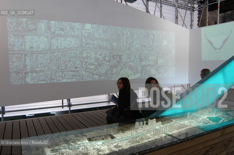 VENEZIA 9¡ BIENNALE ARCHITETTURA PADIGLIONE DI CITTA DACQUA © 2004 Graziano Arici/Rosebud2