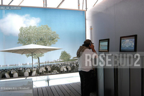 VENEZIA 9¡ BIENNALE ARCHITETTURA PADIGLIONE DI CITTA DACQUA © 2004 Graziano Arici/Rosebud2