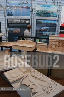 VENEZIA 9¡ BIENNALE ARCHITETTURA PADIGLIONE DI CITTA DACQUA © 2004 Graziano Arici/Rosebud2