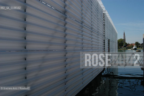 VENEZIA 9¡ BIENNALE ARCHITETTURA PADIGLIONE DI CITTA DACQUA © 2004 Graziano Arici/Rosebud2