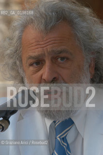 VENEZIA 2/09/04 - CONFERENZA STAMPA DI PRESENTAZIONE DELLA MOSTRA VIVEREVENEZIA 3 A PALAZZO FORTUNY CON PAOLO SAVONA, ARMANDO PERES, MARINO FOLIN E LEOPOLDO PIETRAGNOLI ©Graziano Arici/Rosebud2 CONSORZIO VENEZIA NUOVA