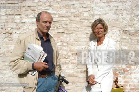PORDENONE LO STORICO E CRITICO TEATRALE MASOLINO DAMICO CON LA SUA COMPAGNA, LA  CONDUTTRICE TELEVISIVA E GIORNALISTA GLORIA DE ANTONI - ©Graziano Arici/Rosebud2 TEATRO