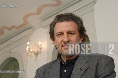 PORDENONE  LO SCIENZIATO E DIVULGATORE SCIENTIFICO PIERGIORGIO ODIFREDDI - © 20004 Graziano Arici/Rosebud2 LETTERATURA