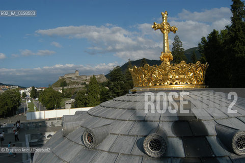 ( FRANCIA -FRANCE)  MIDI-PYRENEES LOURDES : THE GREAT CHURCH   © 2004 Graziano Arici/Rosebud2 / GEO PELLEGRINAGGIO  MADONNA