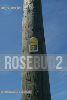 ( FRANCIA -FRANCE)  PAYS BASQUES OSTABAT : SIGN FOR THE WAY   TO THE SANTIAGO DE COMPOSTELA © 2004 Graziano Arici/Rosebud2 / GEO PELLEGRINAGGIO CAMINO