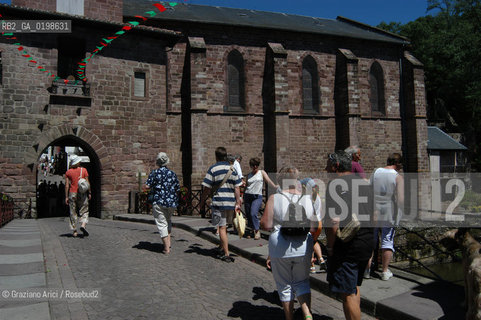 ( FRANCIA -FRANCE)  PAYS-BASQUES ST-JEAN-DE-PIET-DE-PORT: A LITTLE TOWN ON THE WAY TO SANTIAGO DE COMPOSTELA   © 2004 Graziano Arici/Rosebud2 / GEO PELLEGRINAGGIO CAMINO PONTE ROMANICO