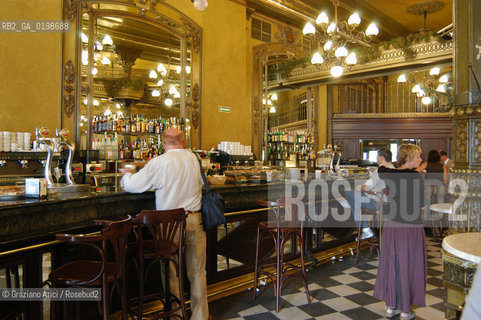 ( SPAGNA - SPAIN)    NAVARRA PAMPLONA - IRUNA. : THE CAFE IRUNA IN PLAZA DEL CASTILLO  © 2004 Graziano Arici/Rosebud2 / GEO HEMINGWAY