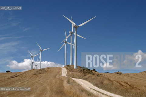 ( SPAGNA - SPAIN)    NAVARRA : WINDDMILL © 2004 Graziano Arici/Rosebud2 / GEO MULINI A VENTO ENERGIA EOLICA.