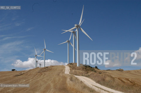 ( SPAGNA - SPAIN)    NAVARRA : WINDDMILL © 2004 Graziano Arici/Rosebud2 / GEO MULINI A VENTO ENERGIA EOLICA.