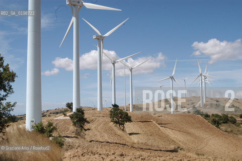 ( SPAGNA - SPAIN)    NAVARRA : WINDDMILL © 2004 Graziano Arici/Rosebud2 / GEO MULINI A VENTO ENERGIA EOLICA.