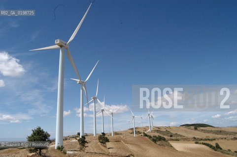 ( SPAGNA - SPAIN)    NAVARRA : WINDDMILL © 2004 Graziano Arici/Rosebud2 / GEO MULINI A VENTO ENERGIA EOLICA.