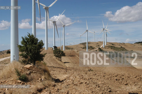 ( SPAGNA - SPAIN)    NAVARRA : WINDDMILL © 2004 Graziano Arici/Rosebud2 / GEO MULINI A VENTO ENERGIA EOLICA.