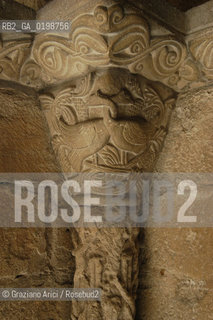 ( SPAGNA - SPAIN)    NAVARRA : PUENTE LA REINA: A  TOWN ON THE WAY TO SANTIAGO DE COMPOSTELA  - IGLESIA DEL CRUCIFIJIO  © 2004 Graziano Arici/Rosebud2 / GEO PELLEGRINAGGIO CAMINO ROMANICO TEMPLARI CROCIFISSO.