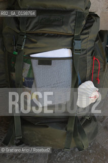 ( SPAGNA - SPAIN)    NAVARRA : PUENTE LA REINA: A  TOWN ON THE WAY TO SANTIAGO DE COMPOSTELA  - PILGRIM  © 2004 Graziano Arici/Rosebud2 / GEO PELLEGRINAGGIO CAMINO CONCHIGLIA.