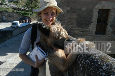 ( SPAGNA - SPAIN)    NAVARRA : ESTELLA : A  TOWN ON THE WAY TO SANTIAGO DE COMPOSTELA  PILGRIMS HOSTEL -  © 2004 Graziano Arici/Rosebud2 / GEO PELLEGRINAGGIO CAMINO CONCHIGLIA FIORE