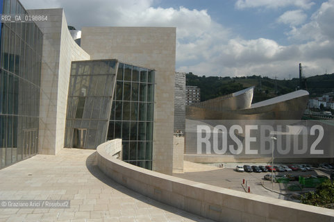 ( SPAGNA - SPAIN) BASQUE LAND VIZCAIA PAESI BASCHI : BILBAO : THE GUGGENHEIM MUSEUM DI FRANK GEHRY-  © 2004 Graziano Arici/Rosebud2 / GEO MUSEO ARCHITETTURA CONTEMPORANEA METALLO