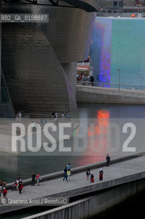 ( SPAGNA - SPAIN) BASQUE LAND VIZCAIA PAESI BASCHI : BILBAO : THE GUGGENHEIM MUSEUM DI FRANK GEHRY-  © 2004 Graziano Arici/Rosebud2 / GEO MUSEO ARCHITETTURA CONTEMPORANEA METALLO