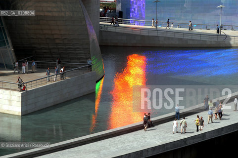 ( SPAGNA - SPAIN) BASQUE LAND VIZCAIA PAESI BASCHI : BILBAO : THE GUGGENHEIM MUSEUM DI FRANK GEHRY-  © 2004 Graziano Arici/Rosebud2 / GEO MUSEO ARCHITETTURA CONTEMPORANEA METALLO