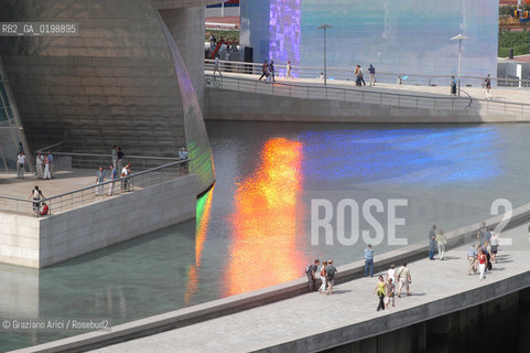 ( SPAGNA - SPAIN) BASQUE LAND VIZCAIA PAESI BASCHI : BILBAO : THE GUGGENHEIM MUSEUM DI FRANK GEHRY-  © 2004 Graziano Arici/Rosebud2 / GEO MUSEO ARCHITETTURA CONTEMPORANEA METALLO