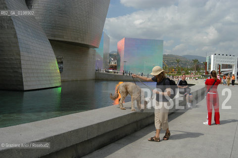 ( SPAGNA - SPAIN) BASQUE LAND VIZCAIA PAESI BASCHI : BILBAO : THE GUGGENHEIM MUSEUM DI FRANK GEHRY-  © 2004 Graziano Arici/Rosebud2 / GEO MUSEO ARCHITETTURA CONTEMPORANEA METALLO