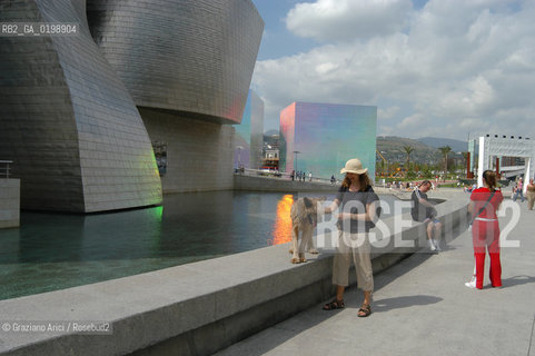 ( SPAGNA - SPAIN) BASQUE LAND VIZCAIA PAESI BASCHI : BILBAO : THE GUGGENHEIM MUSEUM DI FRANK GEHRY-  © 2004 Graziano Arici/Rosebud2 / GEO MUSEO ARCHITETTURA CONTEMPORANEA METALLO
