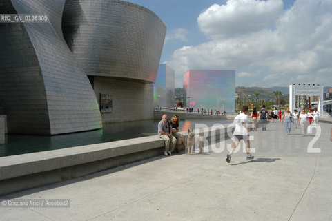 ( SPAGNA - SPAIN) BASQUE LAND VIZCAIA PAESI BASCHI : BILBAO : THE GUGGENHEIM MUSEUM DI FRANK GEHRY-  © 2004 Graziano Arici/Rosebud2 / GEO MUSEO ARCHITETTURA CONTEMPORANEA METALLO
